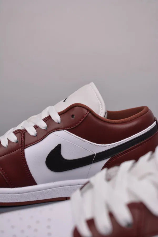 AJ1 Original Low Sneaker in White Red Black