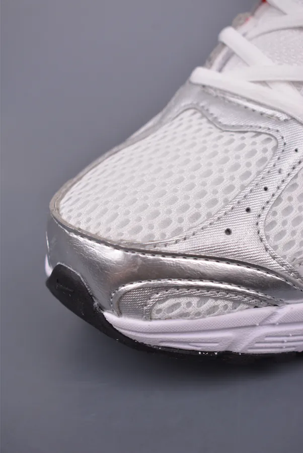 Nike V5 RNR Classic Running Shoes with Comfort and Style
