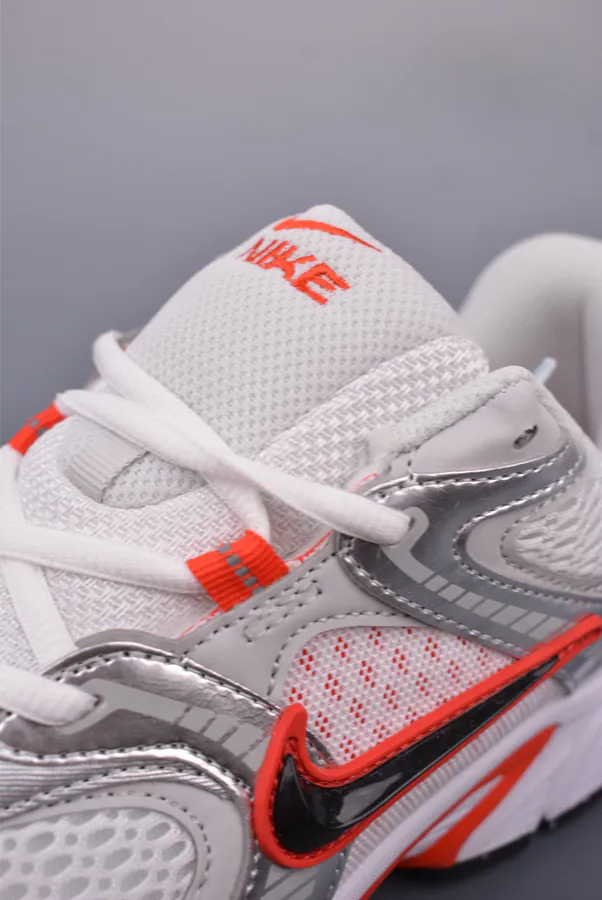 Nike V5 RNR Classic Running Shoes with Comfort and Style