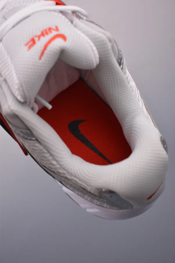 Nike V5 RNR Classic Running Shoes with Comfort and Style