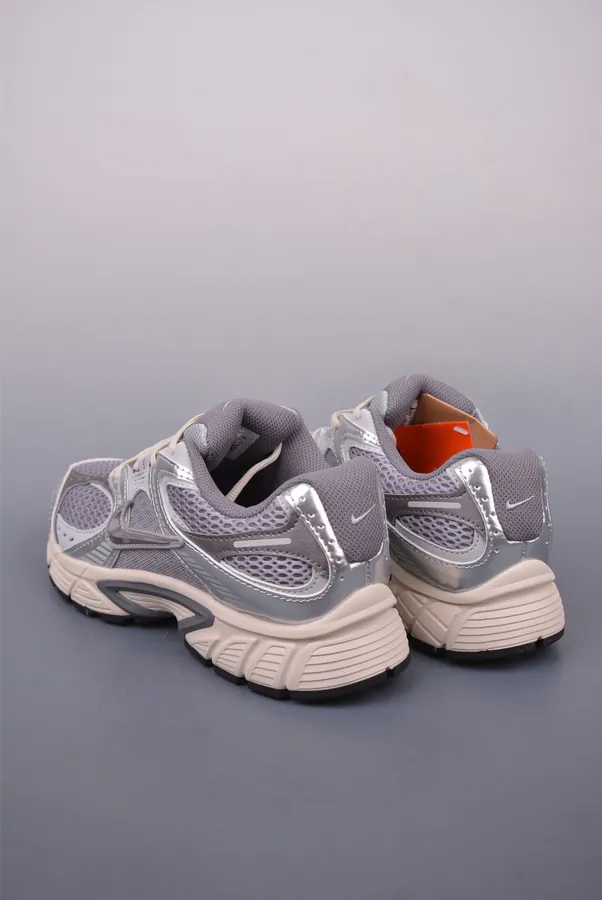 Nike V5 RNR Company Level Running Shoes