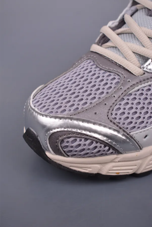 Nike V5 RNR Company Level Running Shoes