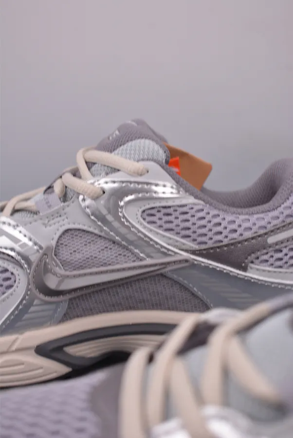 Nike V5 RNR Company Level Running Shoes