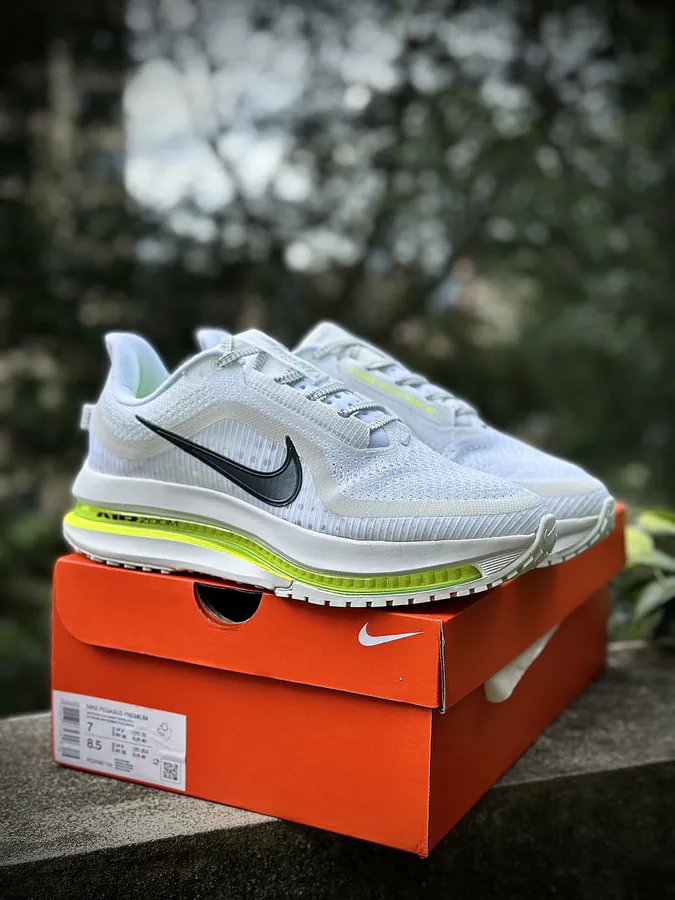 NIKE Pegasus Premium Running Shoes White Green