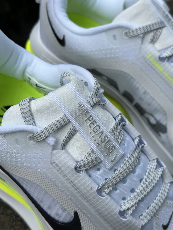 NIKE Pegasus Premium Running Shoes White Green