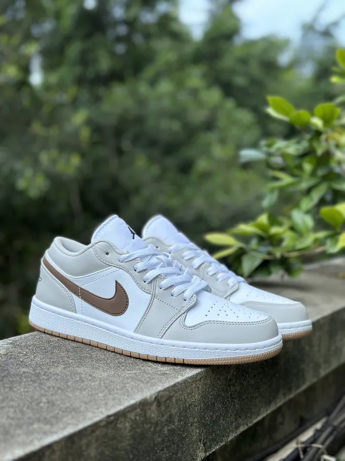 Air Jordan 1 Low White