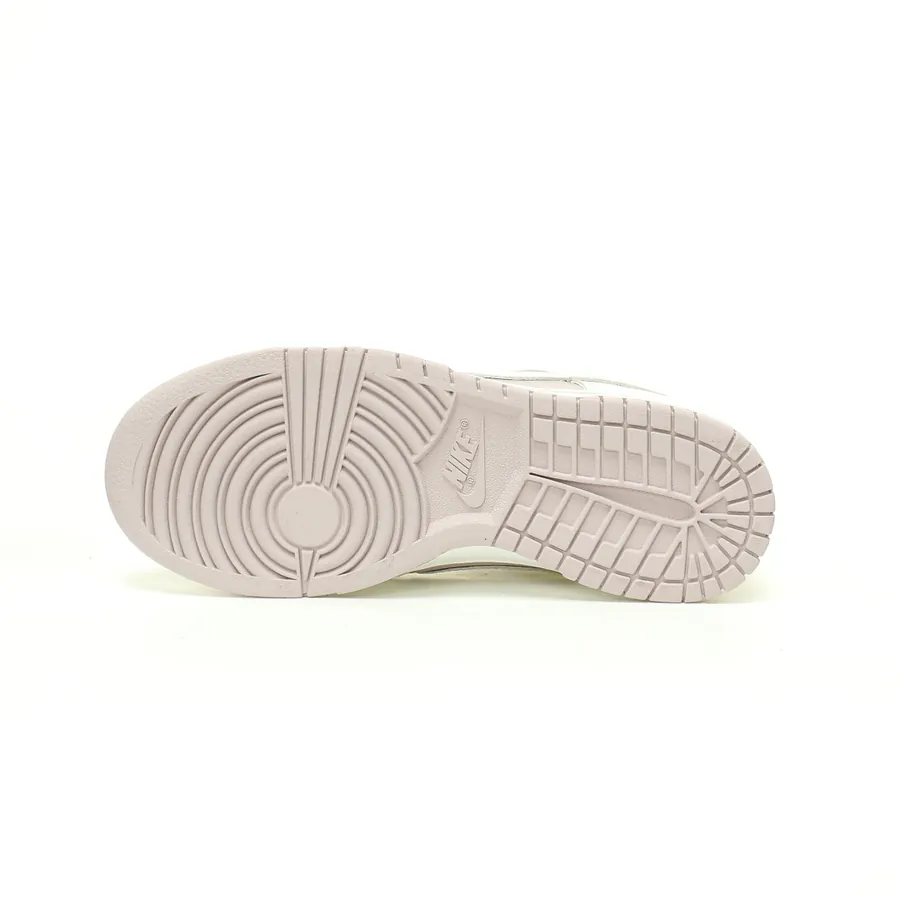 Nike SB Dunk Low Platinum Violet Narrow Toe, EVA Insole, Grained Calfskin
