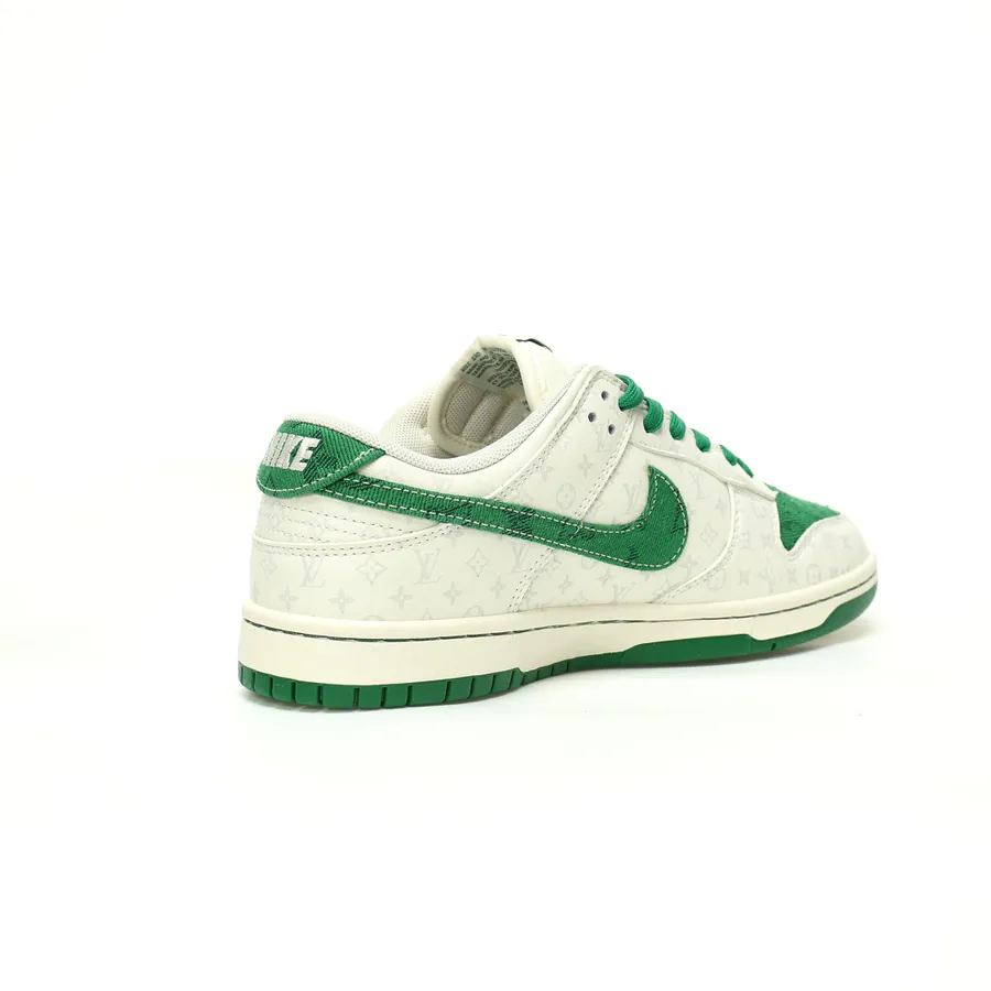 SB Dunk Low Monogram OG Version Narrow Toe Design