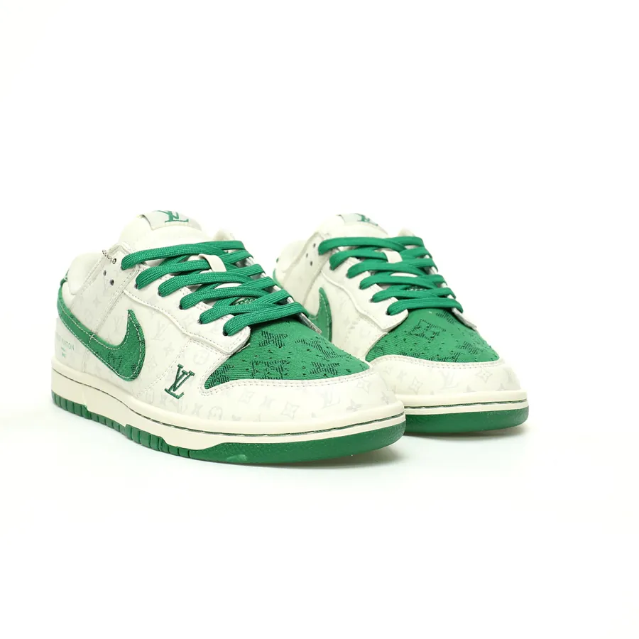SB Dunk Low Monogram OG Version Narrow Toe Design