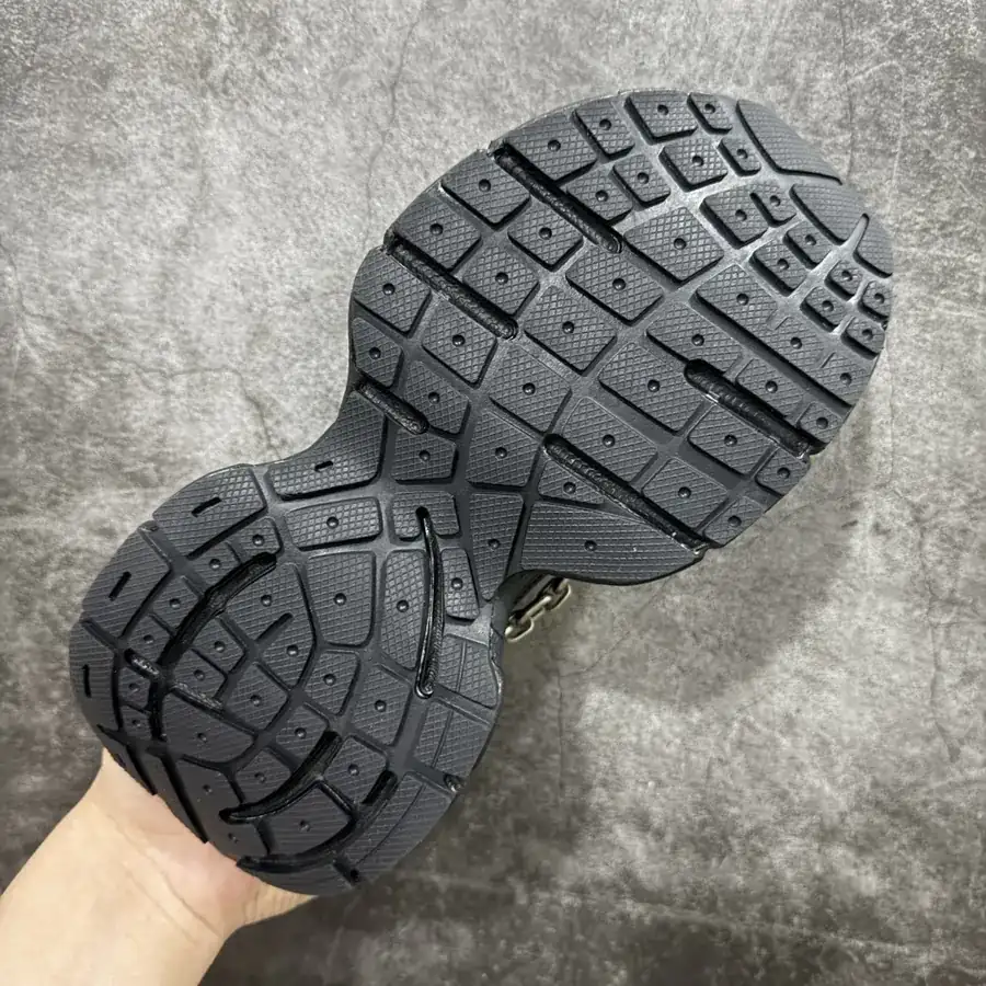BALENCIAGA 3XL Sneakers Parisian Vintage Style