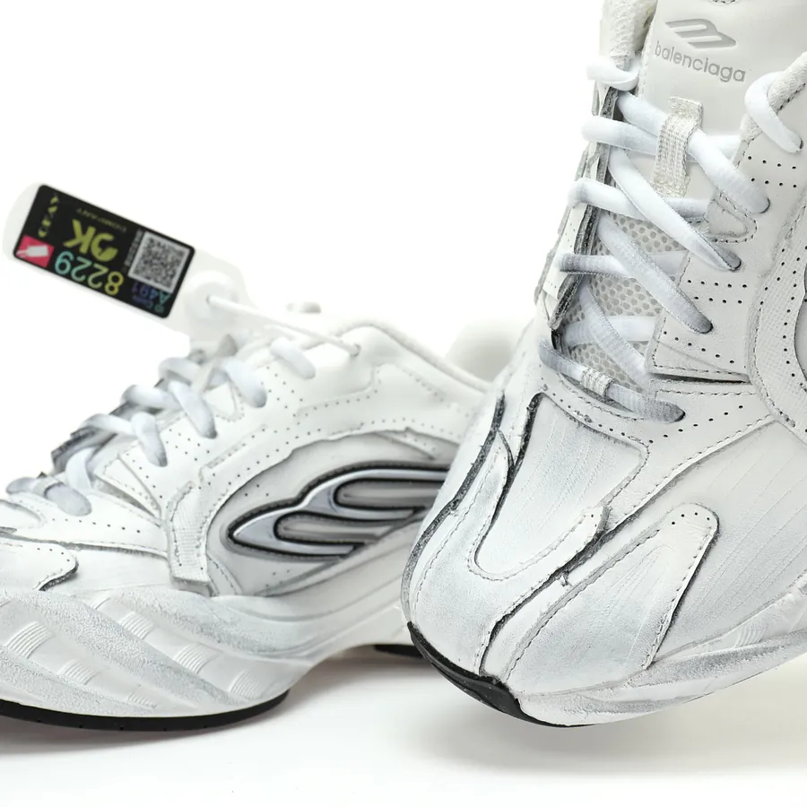 BALENCIAGA Monday Sneaker Vintage Style, Daily Commute