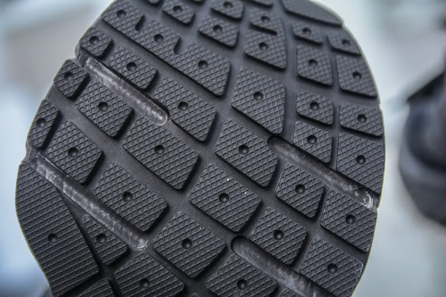 BALENCIAGA 3XL Sneakers Vintage Style, Meticulous Handcraft