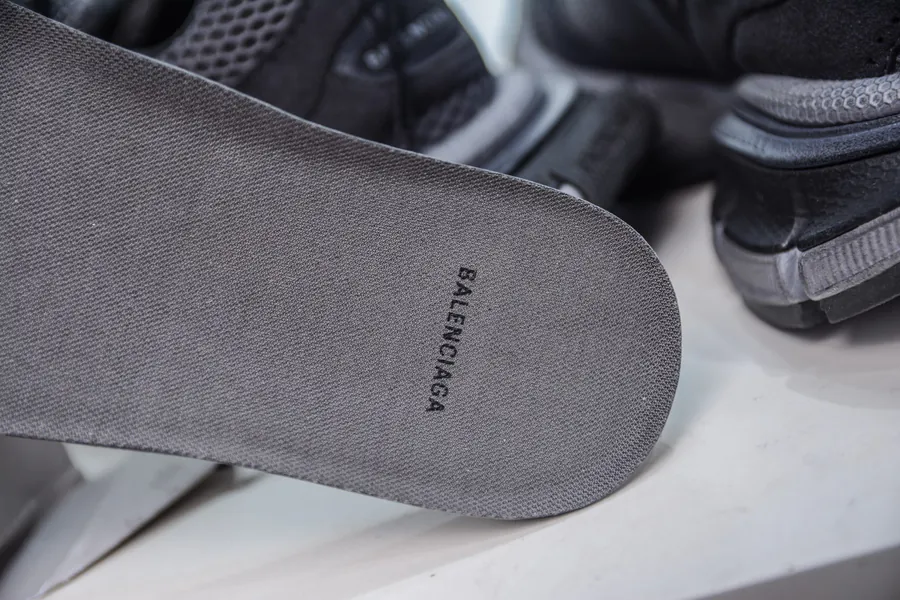 BALENCIAGA 3XL Sneakers Vintage Style, Meticulous Handcraft