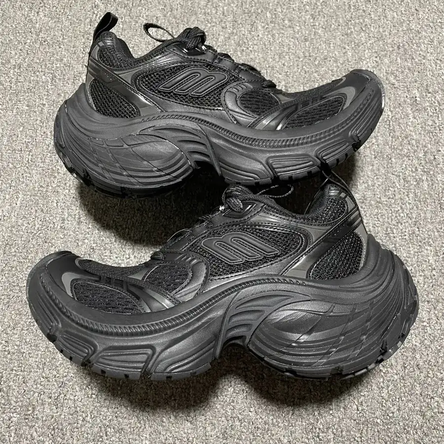 Balenciaga 10XL Vintage Dad Sneakers