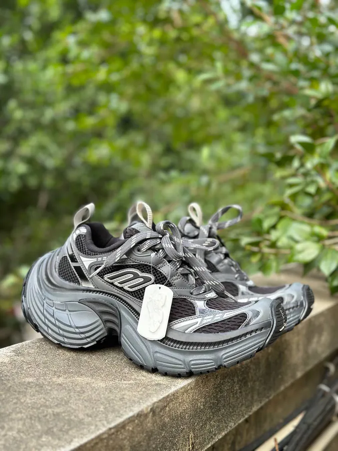 Balenciaga Paris 10XL Lifestyle Sneaker