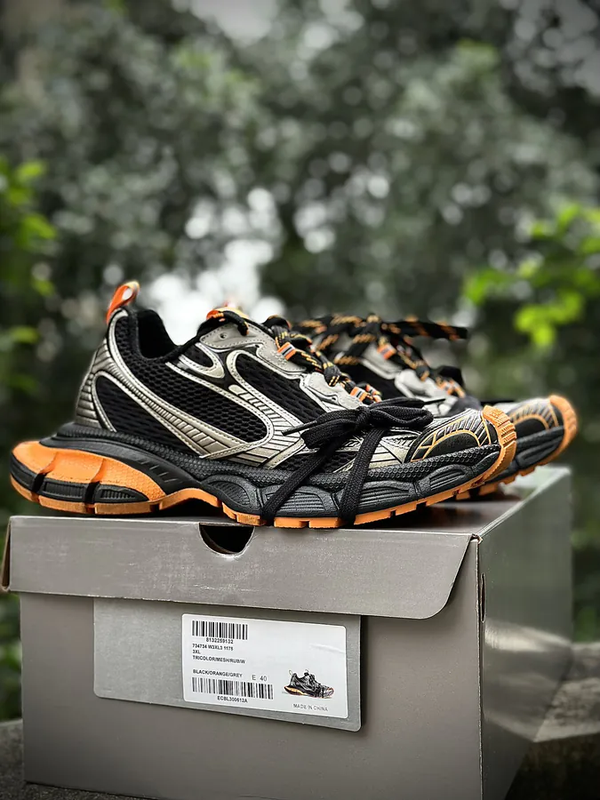 BALENCIAGA 3XL Sneakers