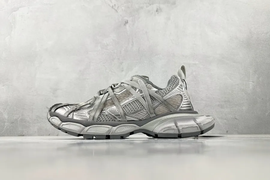 Balenciaga 3XL Extreme Laces B in Beige Gray