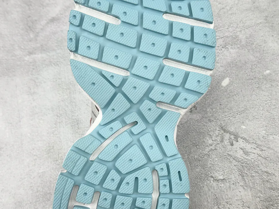Balenciaga 3XL Extreme Laces B in Beige