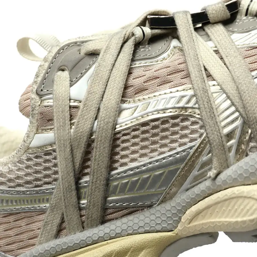 Balenciaga 3XL Sneakers Vintage Style, Retro Design