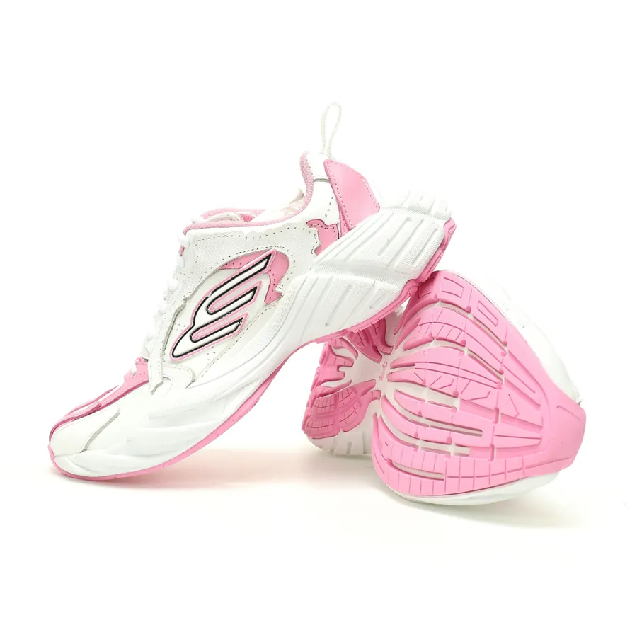 BALENCIAGA Monday Sneaker Vintage Style, Daily Commute, Meticulous Handcraft
