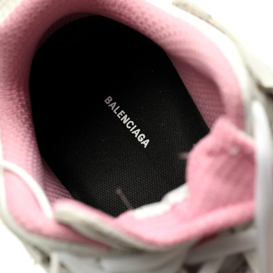 BALENCIAGA Monday Sneaker Vintage Style, Daily Commute, Meticulous Handcraft