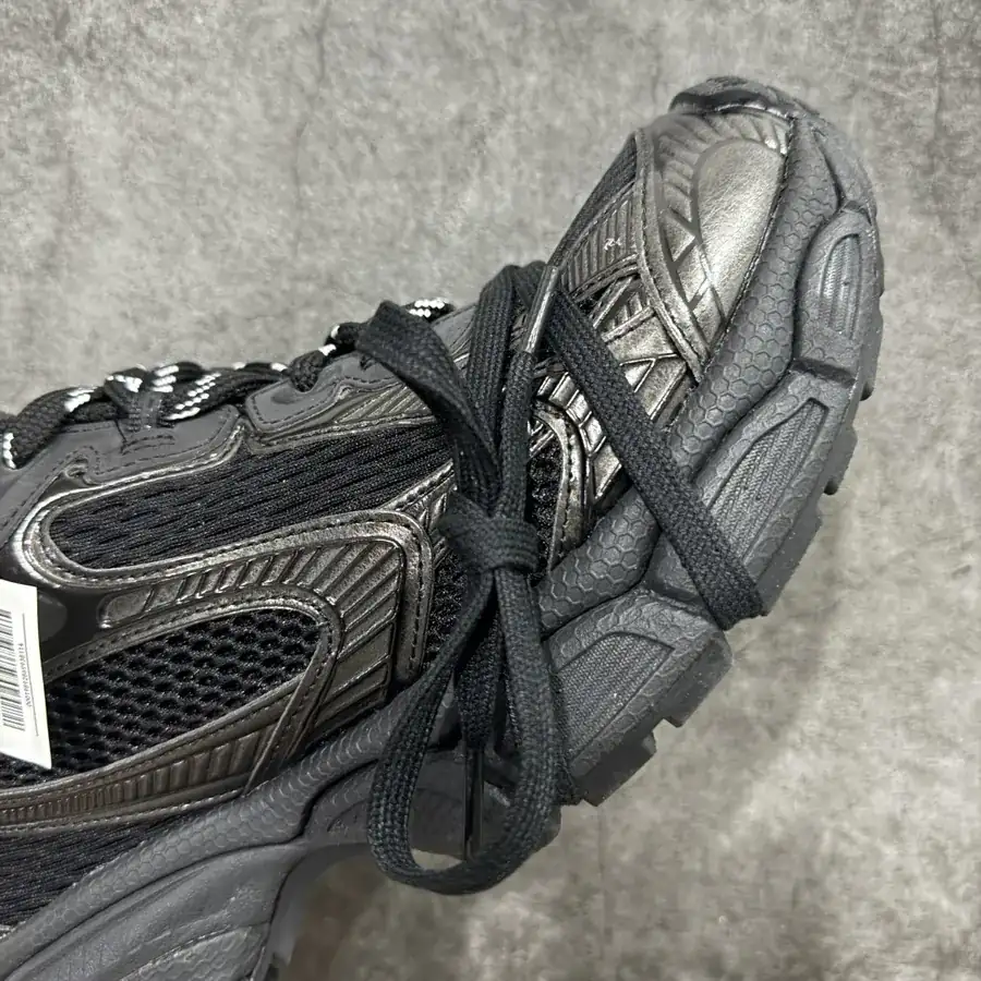 BALENCIAGA 3XL Sneakers Parisian Vintage Style