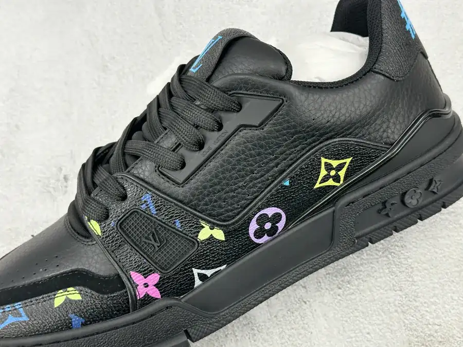 LOUIS VUITTON Trainer Black