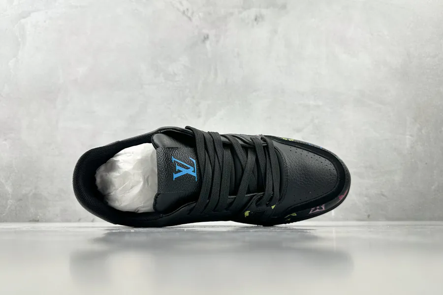 LOUIS VUITTON Trainer Black