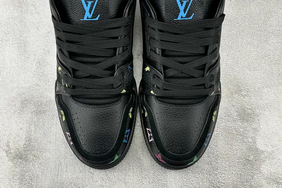 LOUIS VUITTON Trainer Black