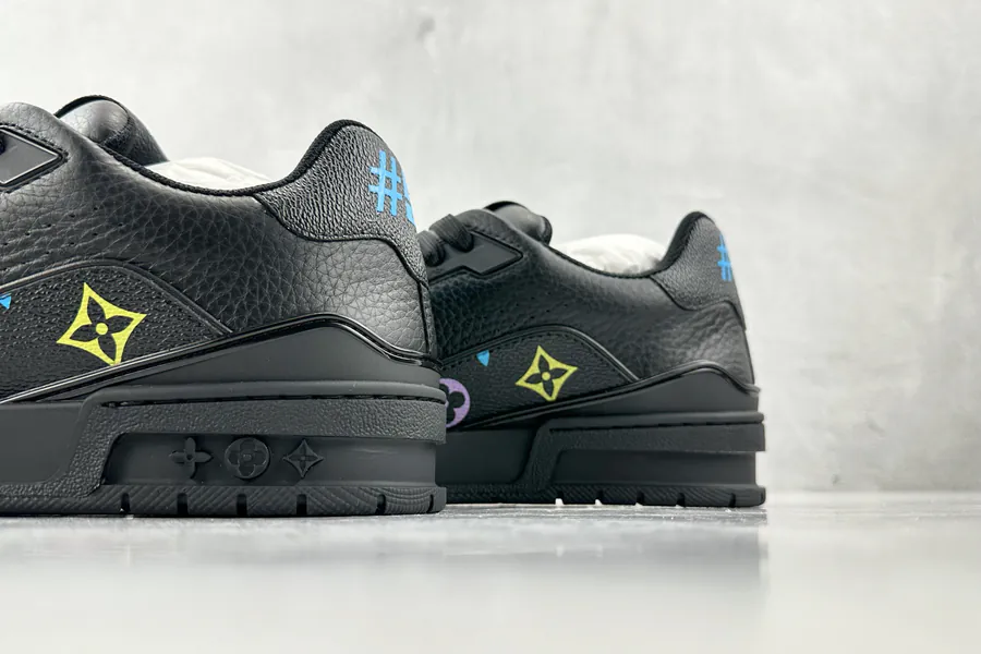 LOUIS VUITTON Trainer Black