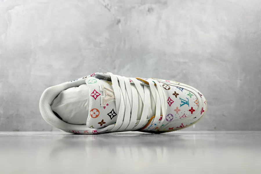 LOUIS VUITTON Trainer White