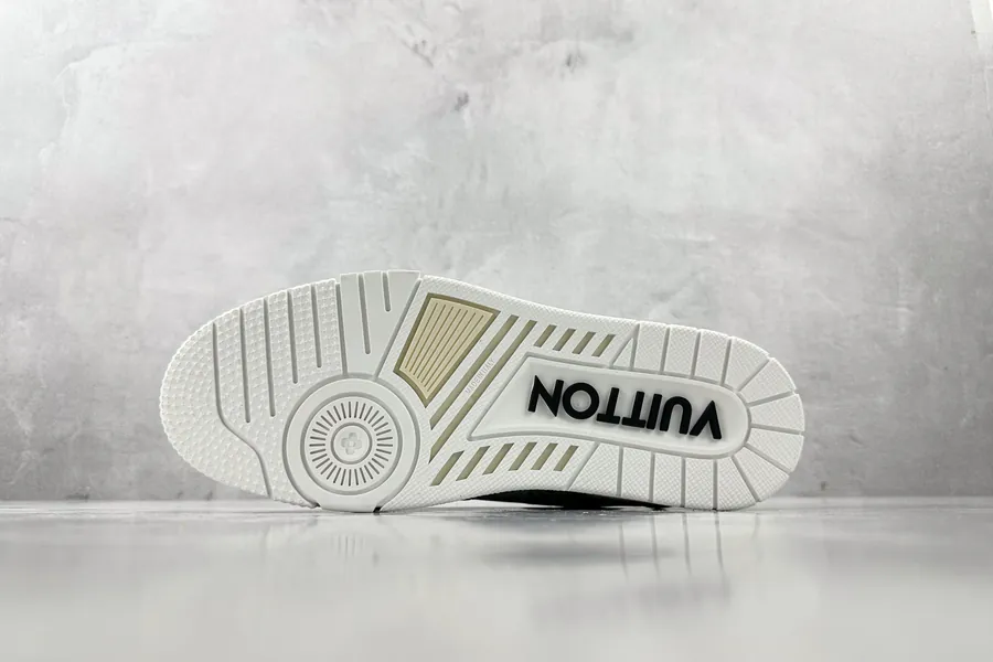 LOUIS VUITTON Trainer White
