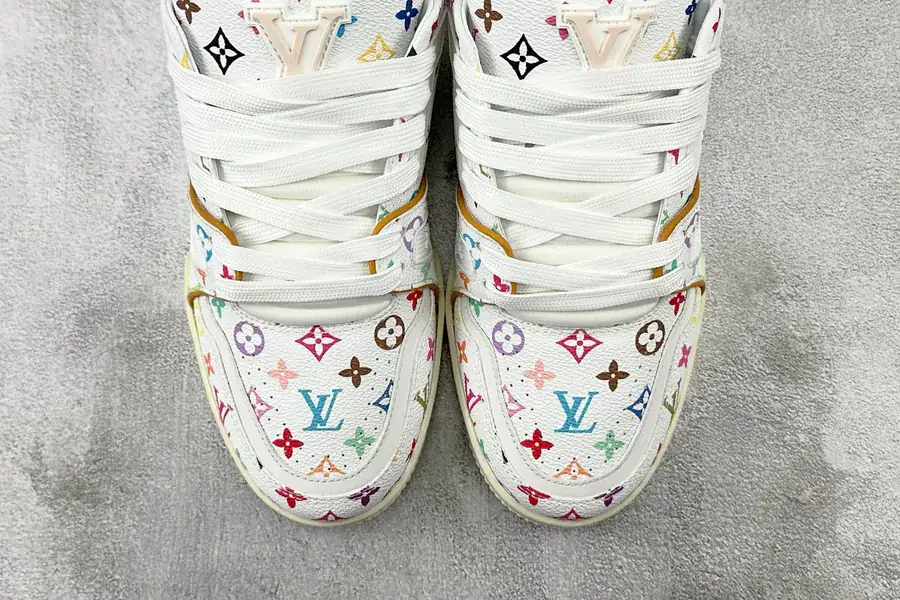 LOUIS VUITTON Trainer White