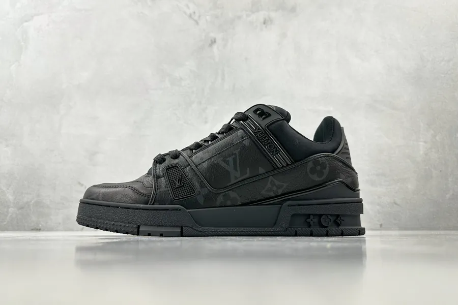 LV Trainer 2025 Black