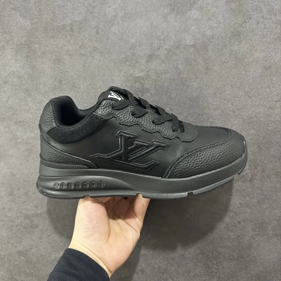 Louis Vuitton 2025 Autumn Winter Men's Assic Leather Sneaker