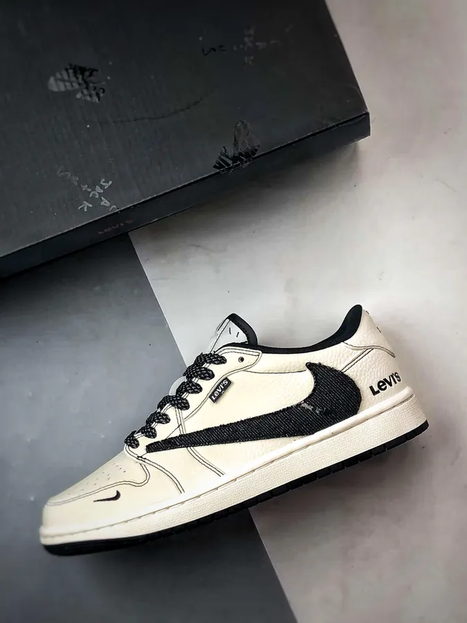 Air Jordan 1 Low OG Levi's White Black Denim