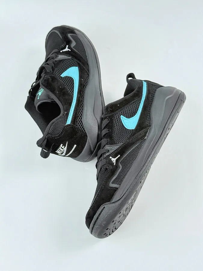 Jordan NK Air Jordan CMFT Era Retro Sneaker