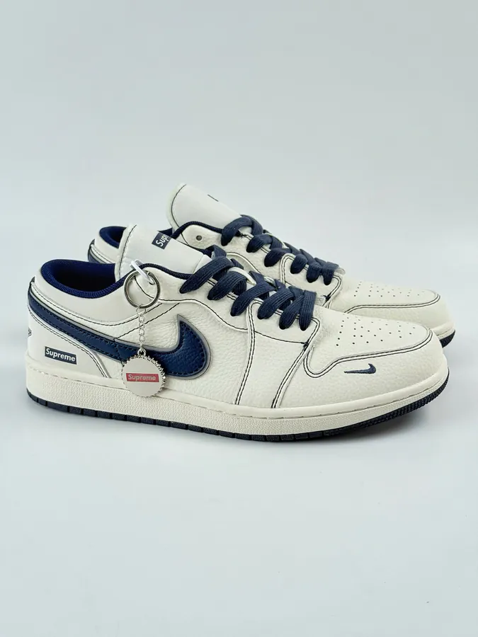 Air Jordan 1 Retro Low x Supreme OG Edition