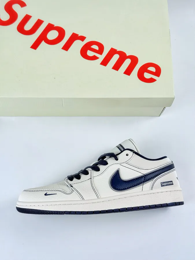 Air Jordan 1 Retro Low x Supreme OG Edition