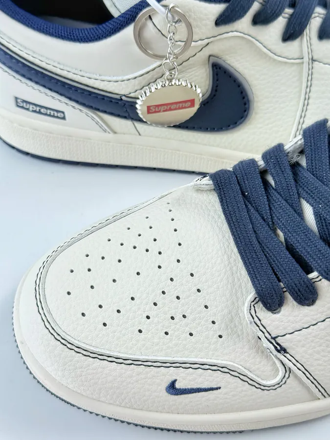 Air Jordan 1 Retro Low x Supreme OG Edition