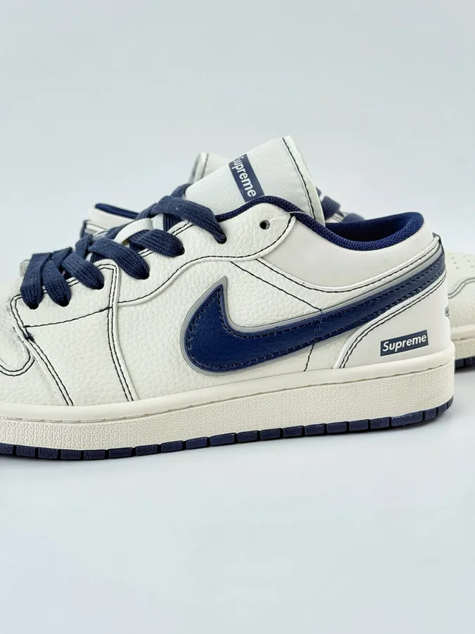 Air Jordan 1 Retro Low x Supreme OG Edition