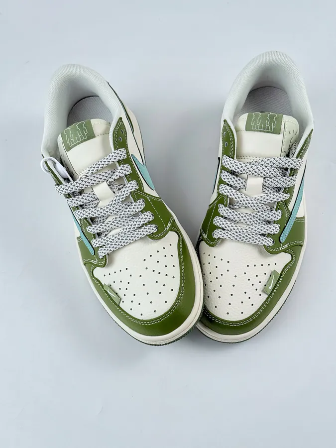Travis Scott x Nike Air Jordan 1 Low Reverse Green White Starry Swoosh
