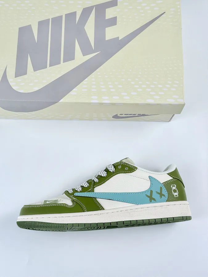 Travis Scott x Nike Air Jordan 1 Low Reverse Green White Starry Swoosh