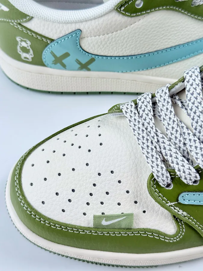 Travis Scott x Nike Air Jordan 1 Low Reverse Green White Starry Swoosh