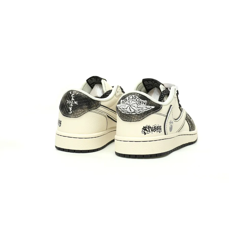 X Travis Scott x Air 1 Low OG Snake Print Sneaker