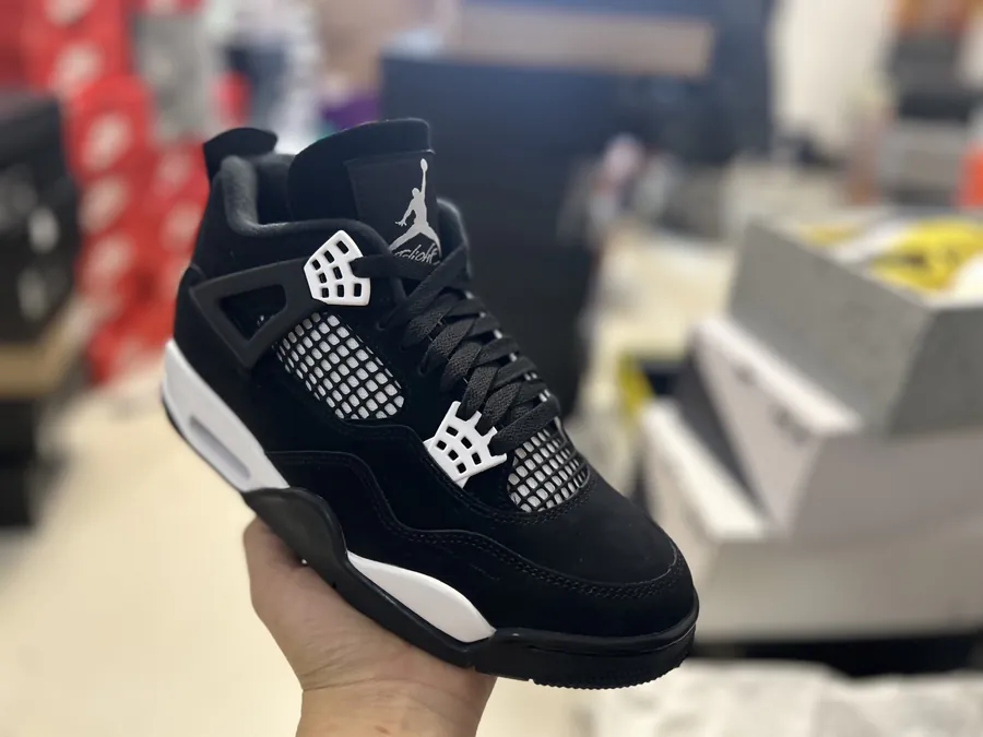 CX Exclusive 500 AJ4 Black and White
