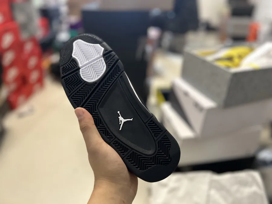 CX Exclusive 500 AJ4 Black and White