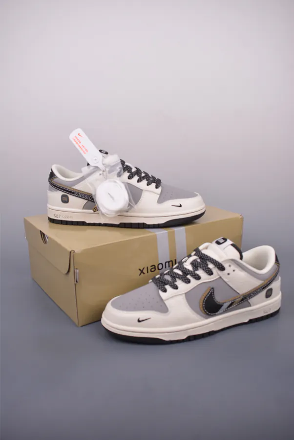 NIKE SB Dunk Low Xiaomi SU7 Exclusive Edition