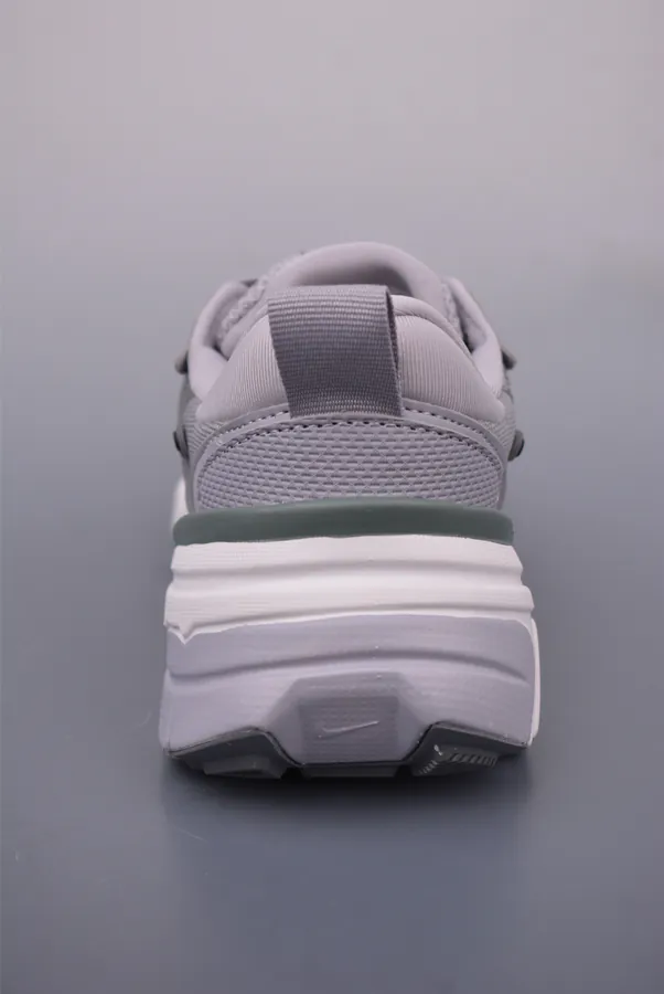 NIKE V2K Runtekk Exclusive Original Retro Low Sneaker