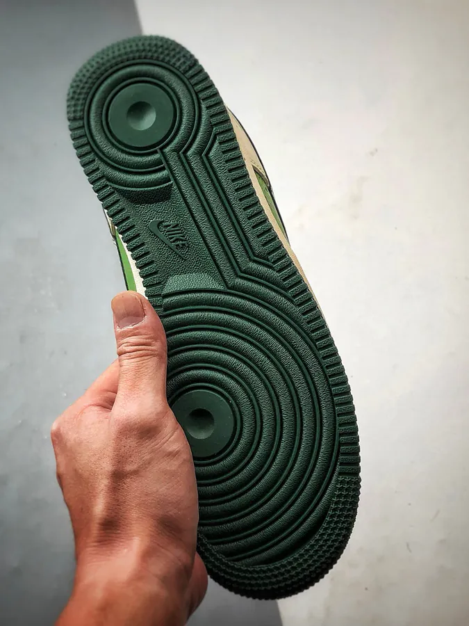 LV x Air Force 1 Low Classic Air Force Silhouette